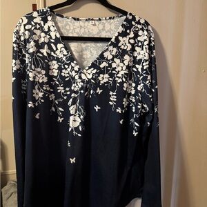Women’s Navy Floral V-Neck Long Sleeve Top